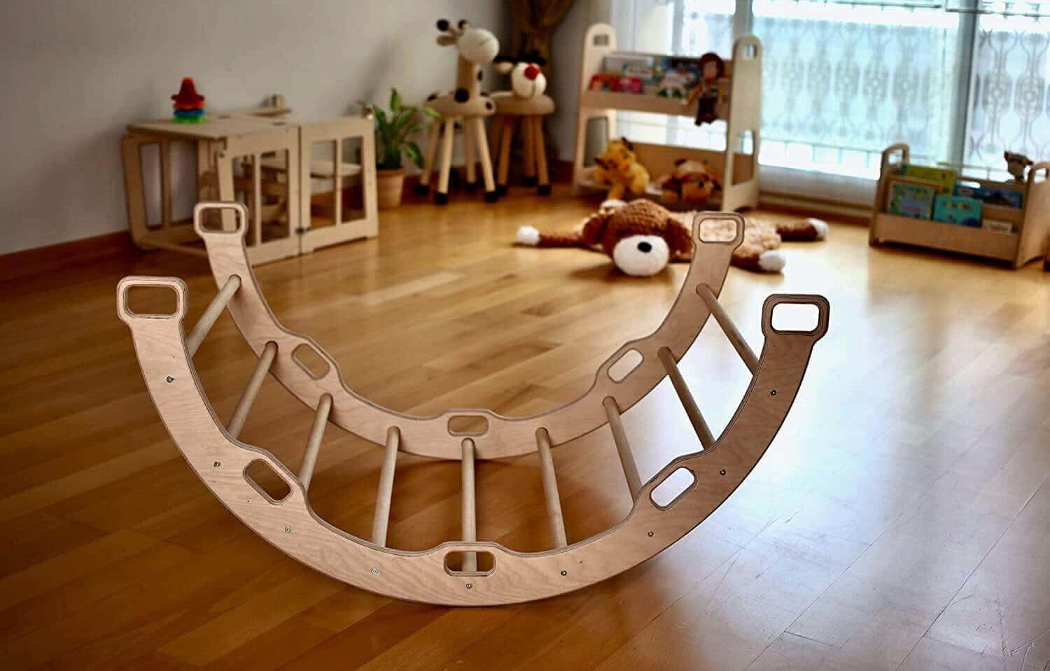 Climbing Arch / Rocker with Map Pattern Pillow